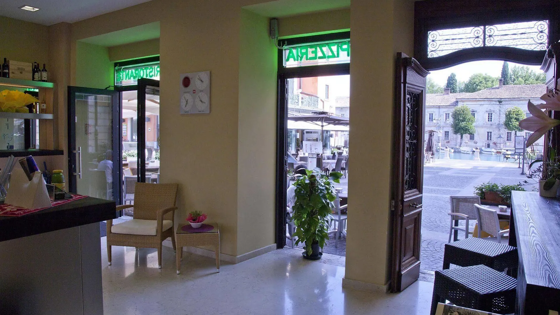 All' Orologio Hotel Peschiera del Garda Апартаменты