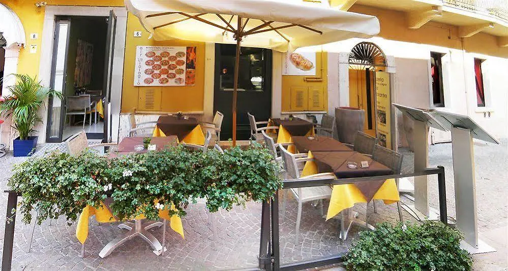 Apartament Aparthotel All'Orologio Peschiera del Garda